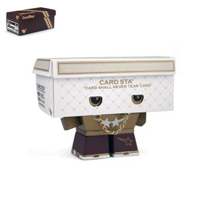 Figurine Playbeast CardBoy Sneakers Secret par Mark James (Sans boite) Boutique Geneve Suisse Figurine Playbeast CardBoy Sneakers Secret par Mark James (Sans boite) Boutique Geneve Suisse