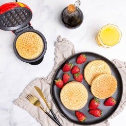Figur Pokémon Company International Pokémon Mini-Waffle Maker Pikachu Geneva Store Switzerland