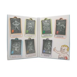 Figuren FaNaTtiK Fallout Metallbarren mit Album S.P.E.C.I.A.L. Perk Card Collector’s Album Genf Shop Schweiz