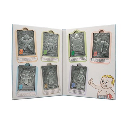 Figuren FaNaTtiK Fallout Metallbarren mit Album S.P.E.C.I.A.L. Perk Card Collector’s Album Genf Shop Schweiz